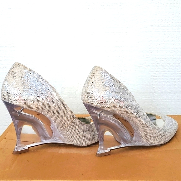LIKE NEW: CLEAR BOTTOM PRINCESS WEDGES - Picture 3 of 11